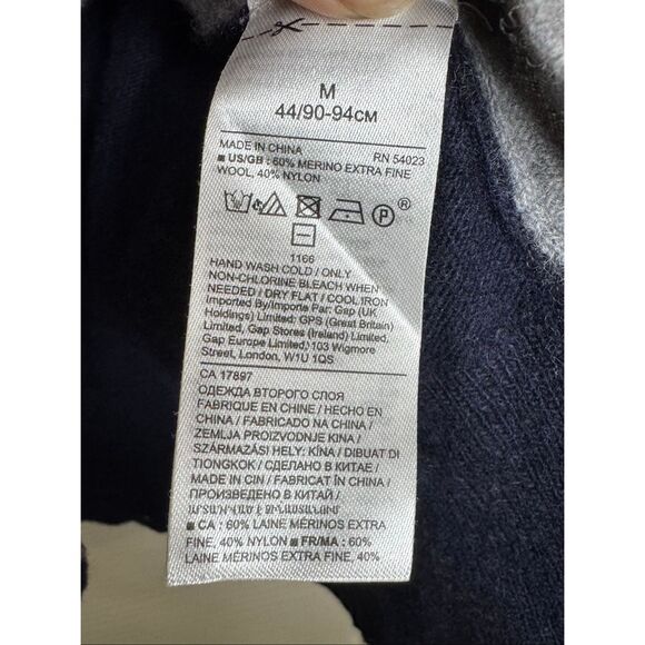 Banana Republic women's Merino Wool Crewneck Sweater with a colorblock design, f - Picture 4 of 5